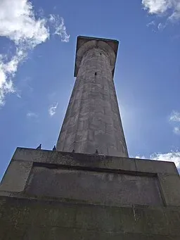 The Captain goes climbing the column